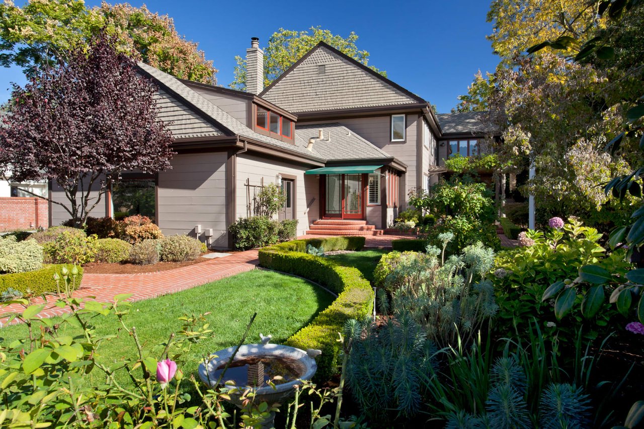 1105 McDonald Ave