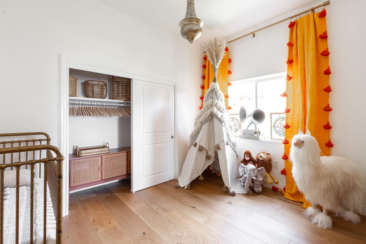 Stunning Modern View Home perched at the top of Glassell Park