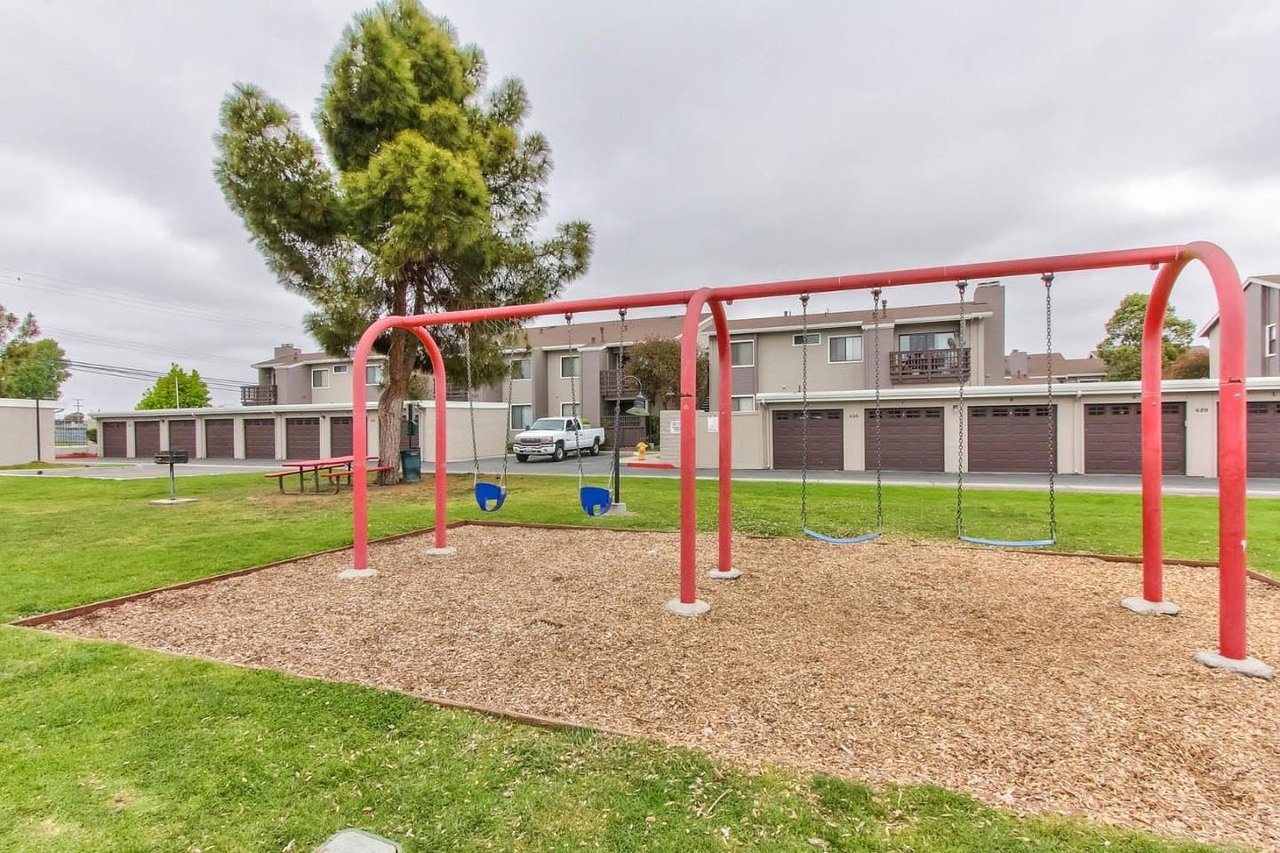 425 W Laurel Dr APT G