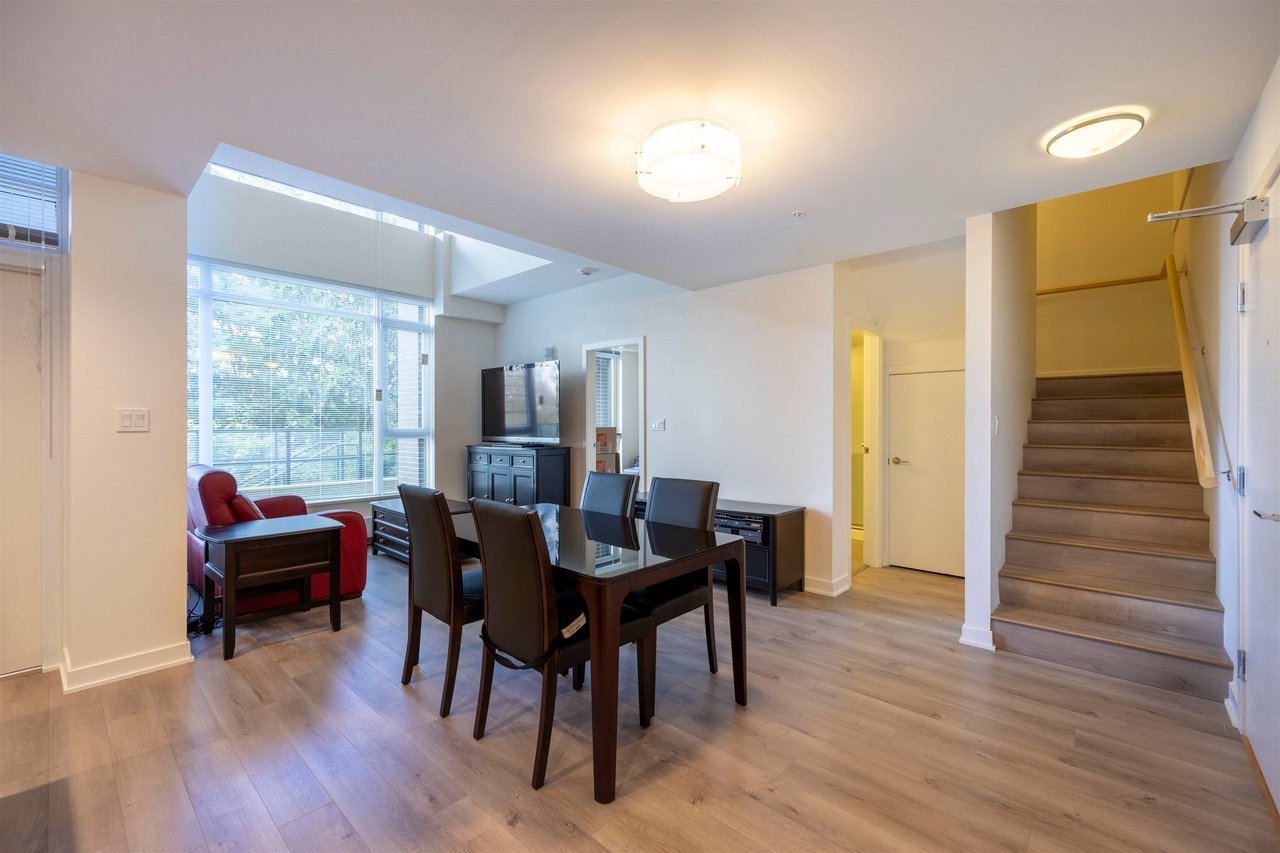 112-8850 University Cres