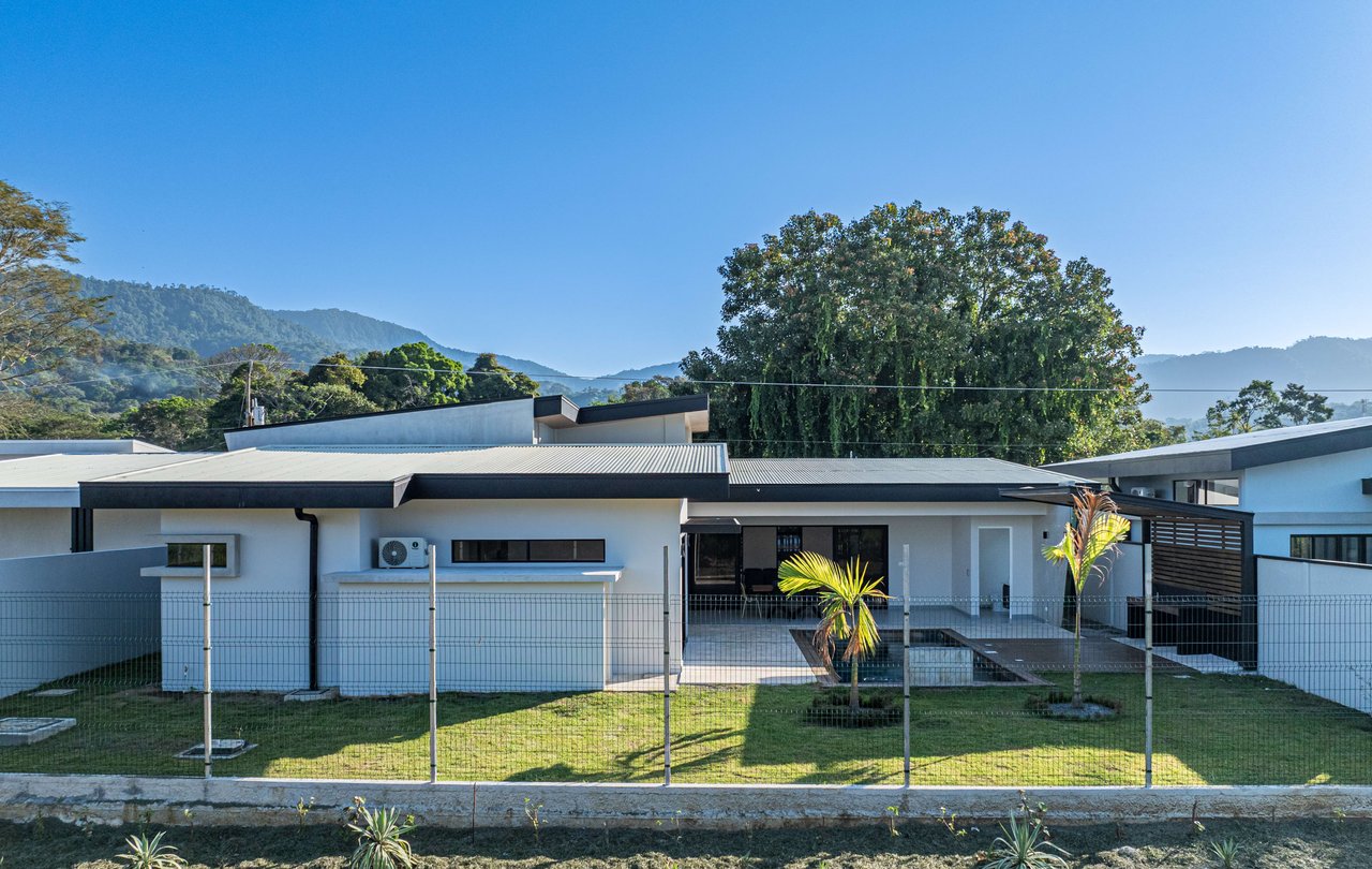 Casa Morfa: Brand New Home in Uvita's Premier Neighborhood