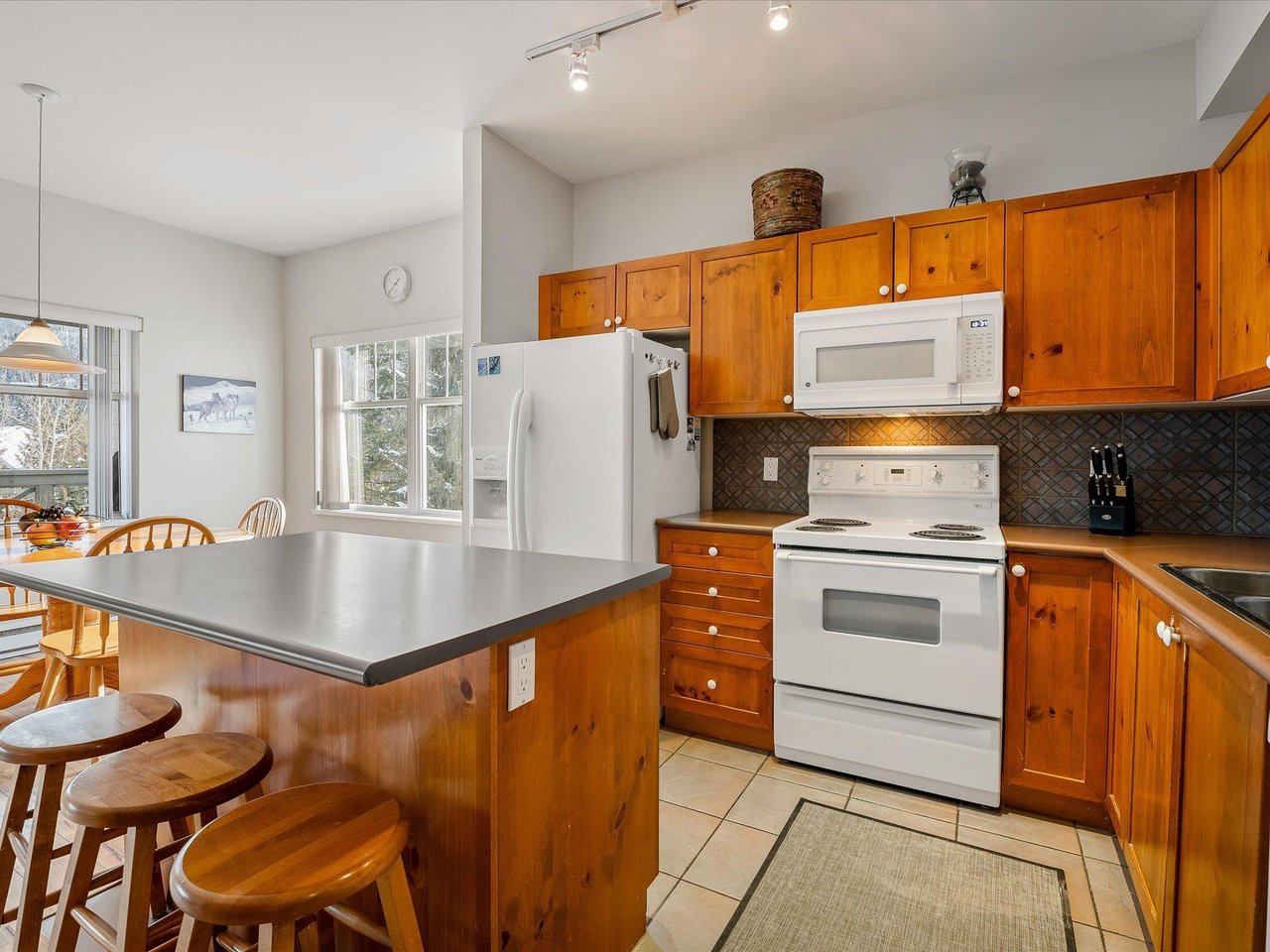 310-3300 Ptarmigan Pl