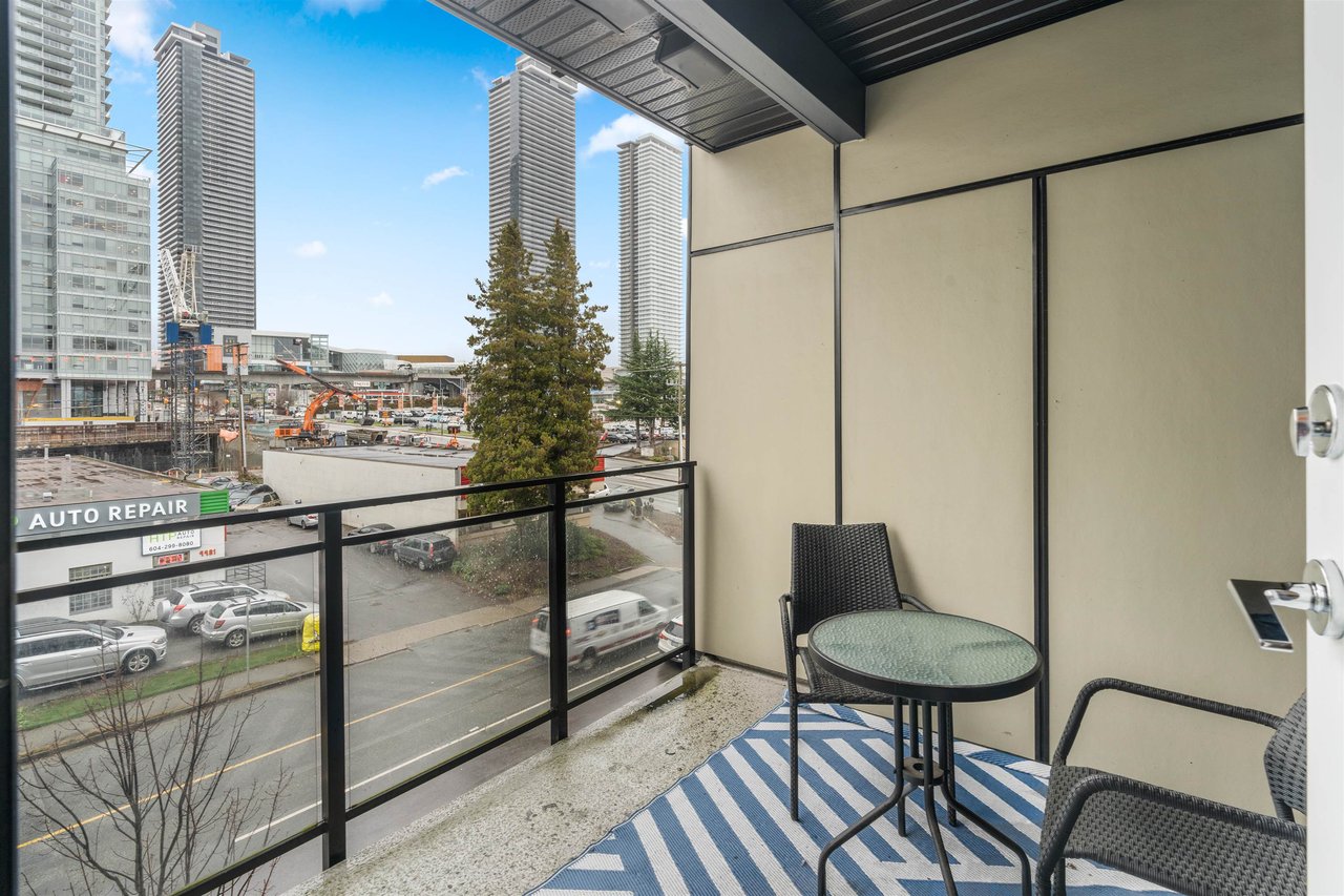 304-4468 Dawson St