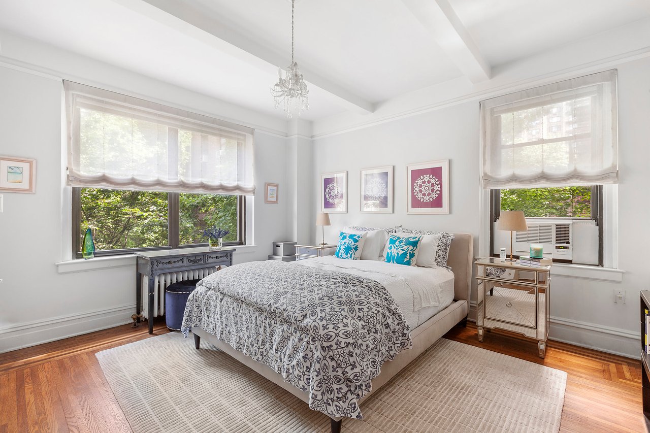 243 W 70th St #3D