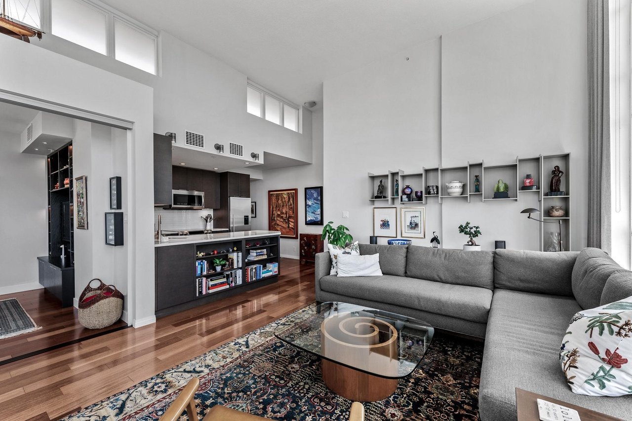 608-100 E Esplanade Ave