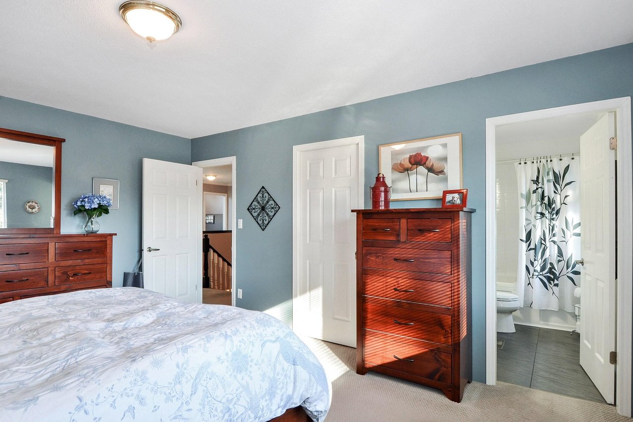 23003 Apple Grove