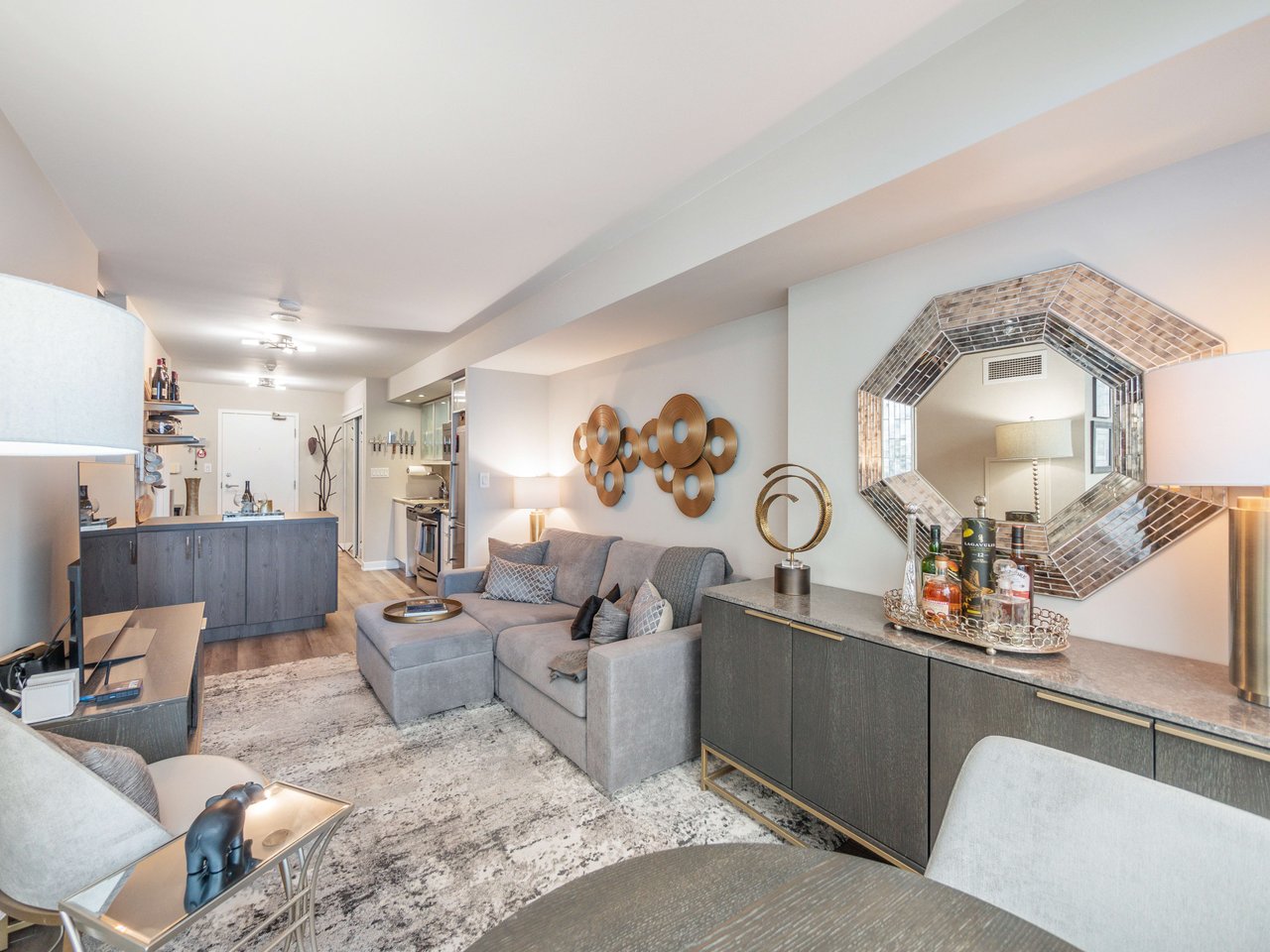 4305 - 25 Telegram Mews