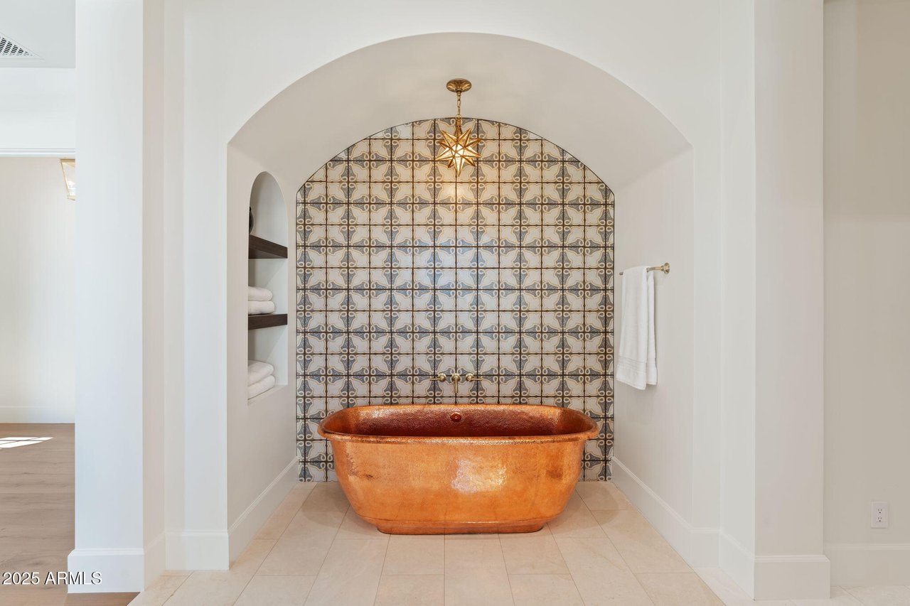 7501 N Eucalyptus Dr