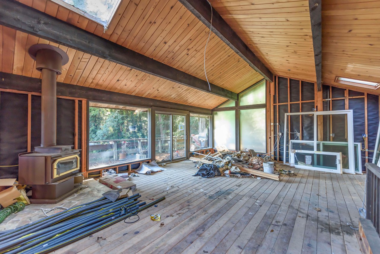 Enchanted and Serene Tree House Property- Represented Seller