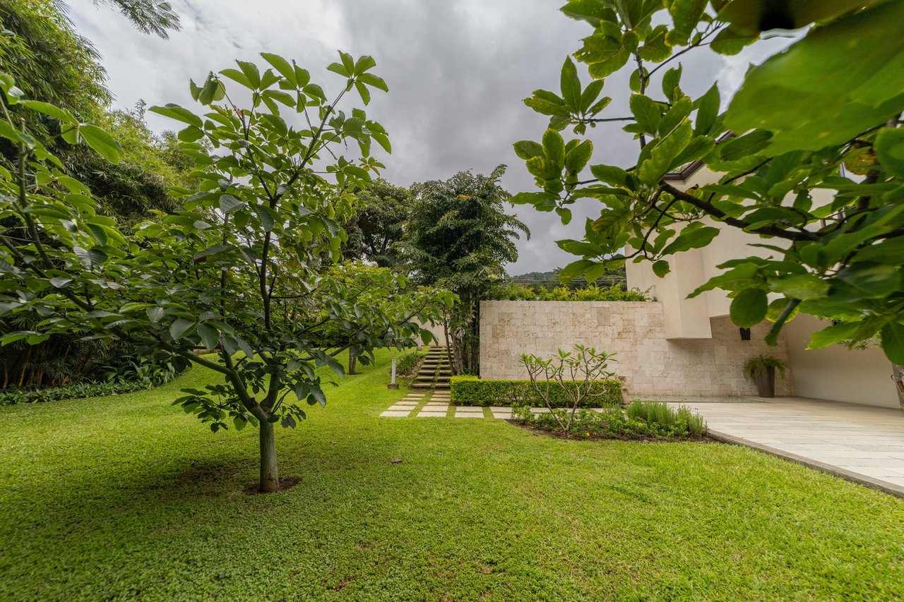 City Family Home, Escazu, San Jose