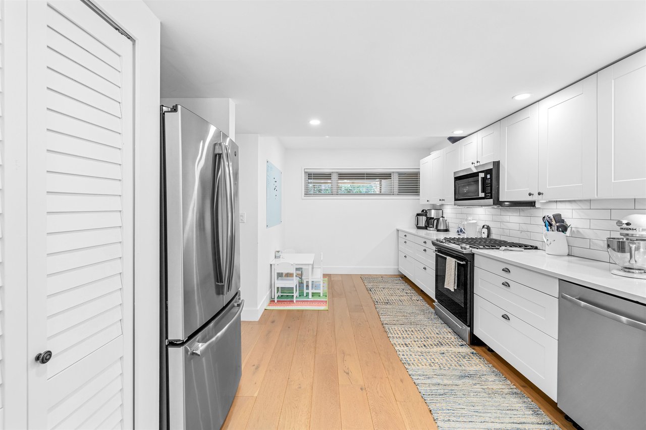 9-4957 Marine Dr