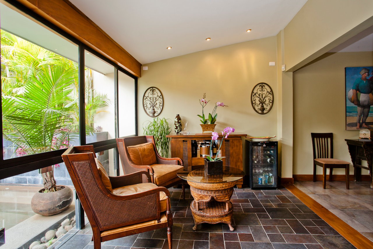 Remodeled Garden Townhome, Escazu, San Jose