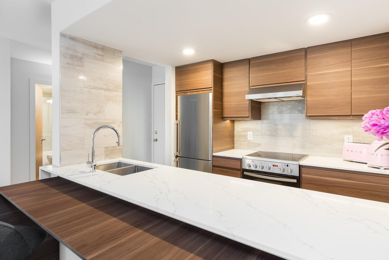 708-1060 Alberni St