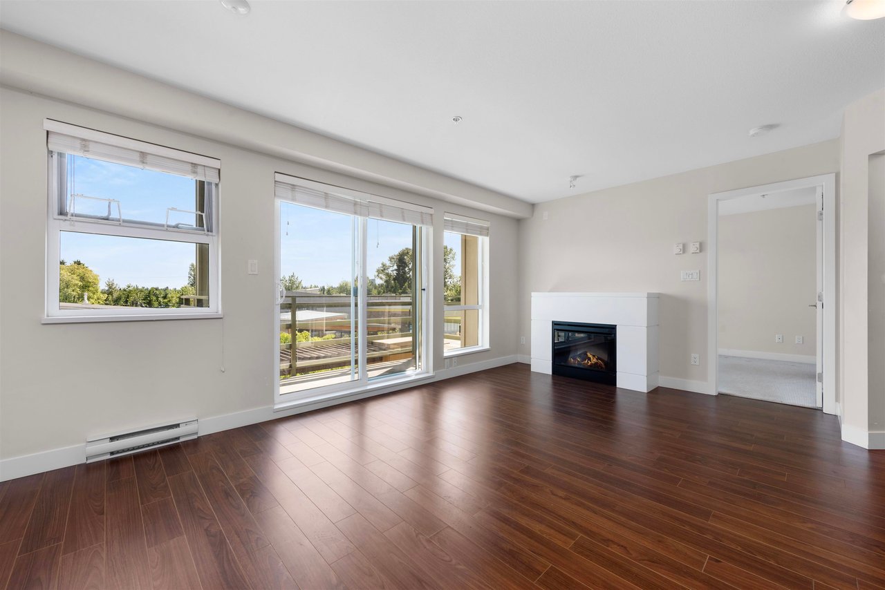 307-15795 Croydon Dr