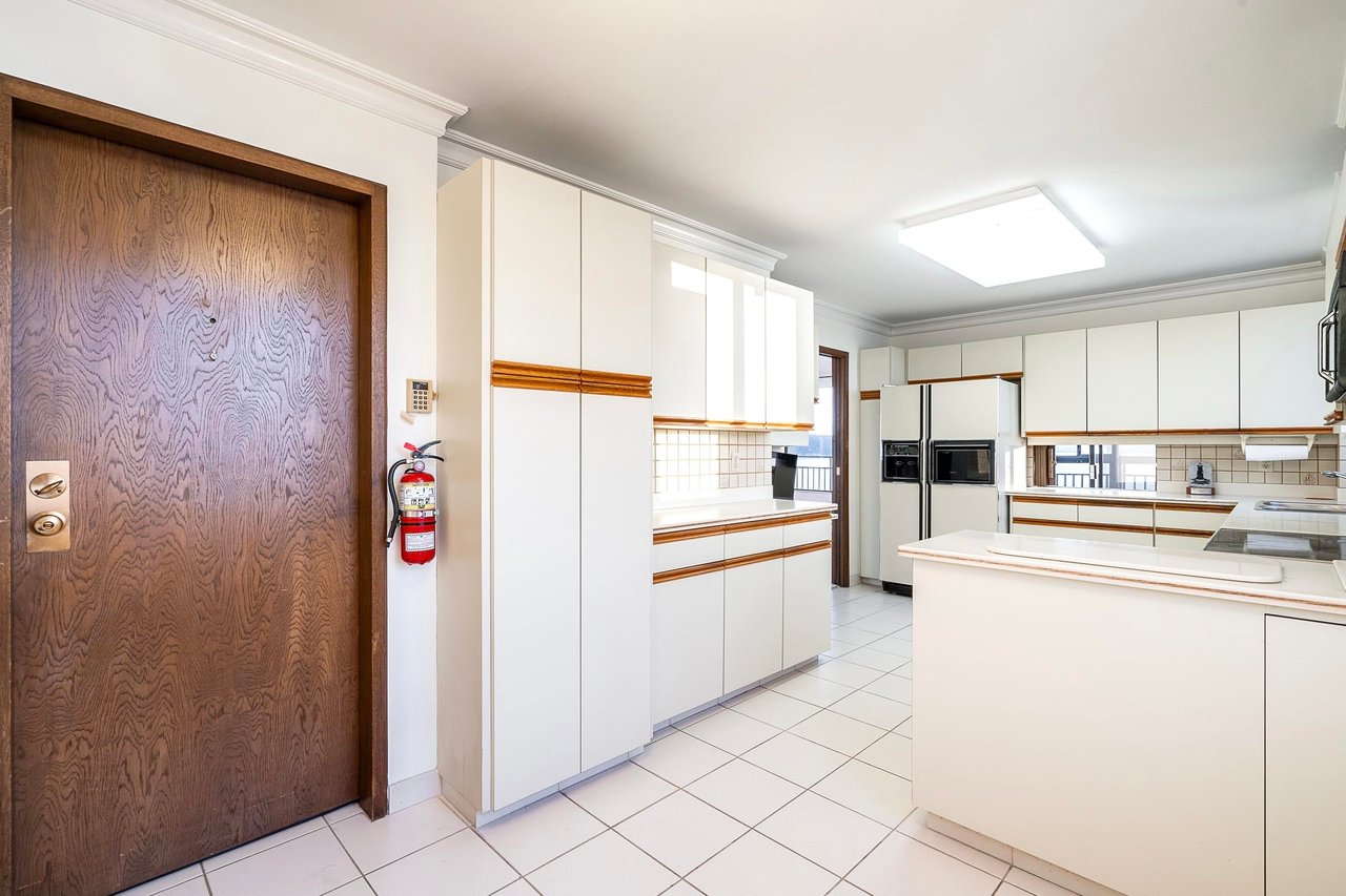 1101-2240 Bellevue Ave Ave