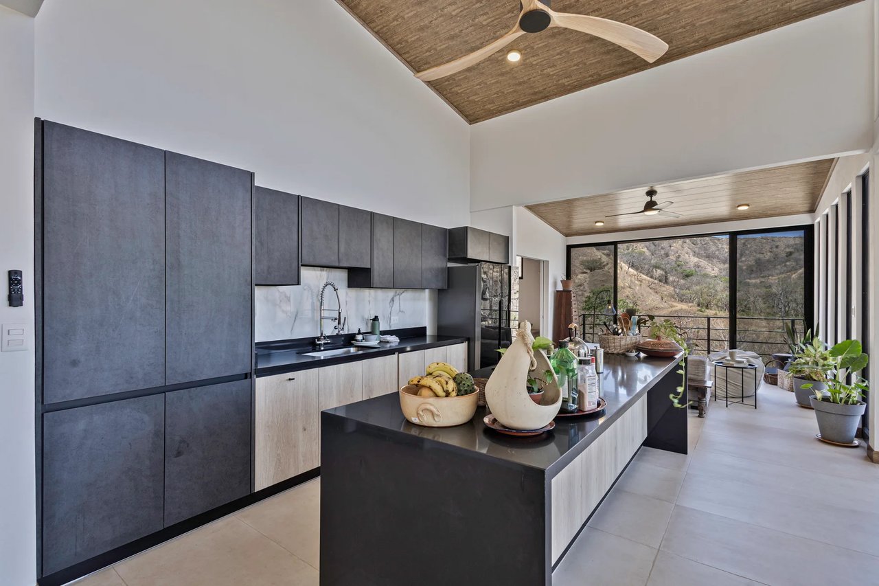 Modern Hilltop Home with Ocean Views, Papagayo, Guanacaste