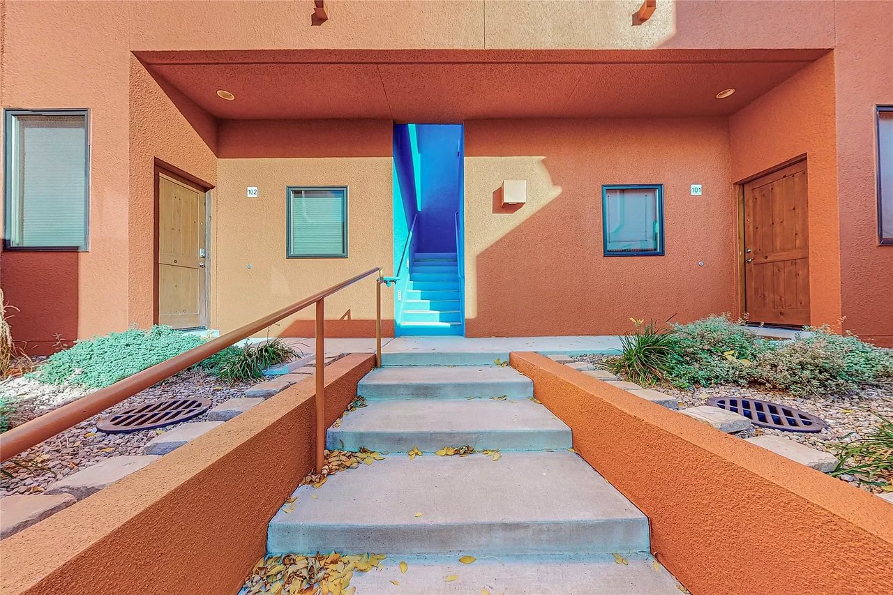 604 Avenida Villa Hermosa #201