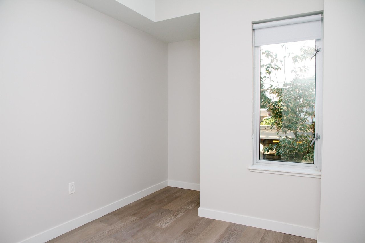 212-528 W King Edward Ave