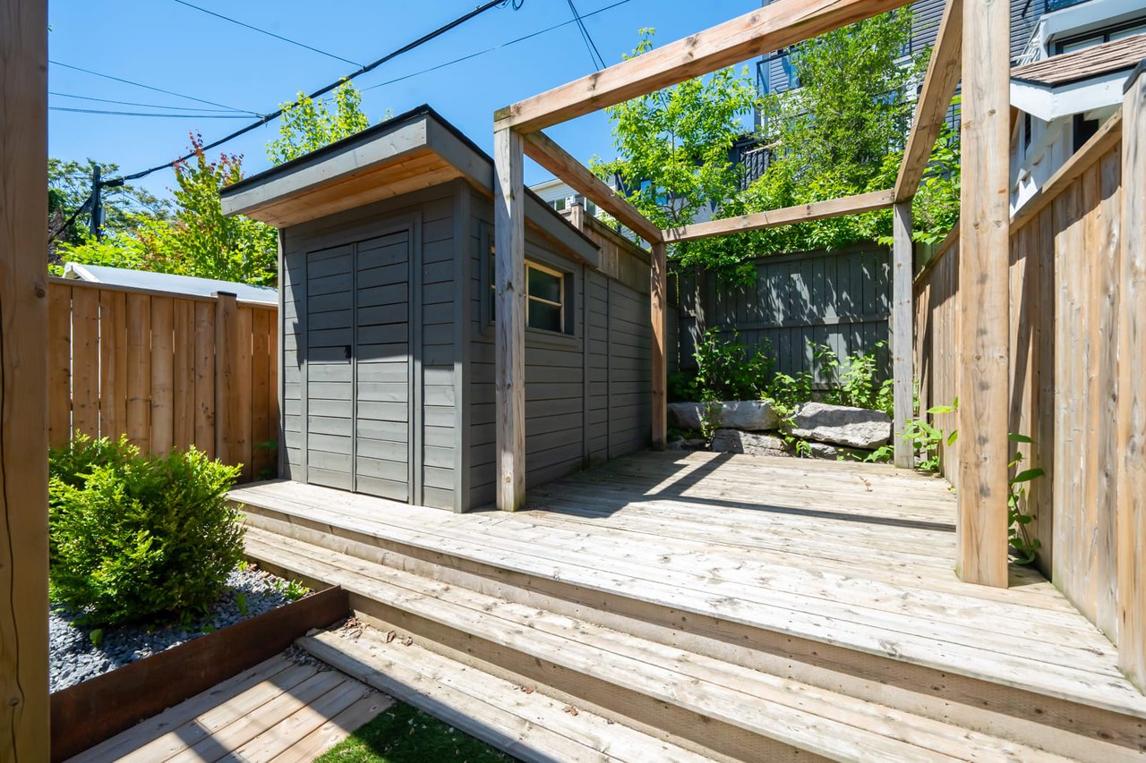 38 Richard Ave 