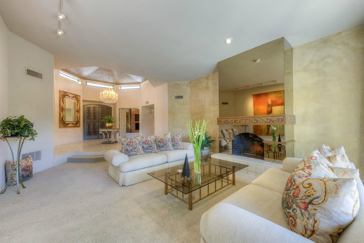 2737 E ARIZONA BILTMORE Circle # 23