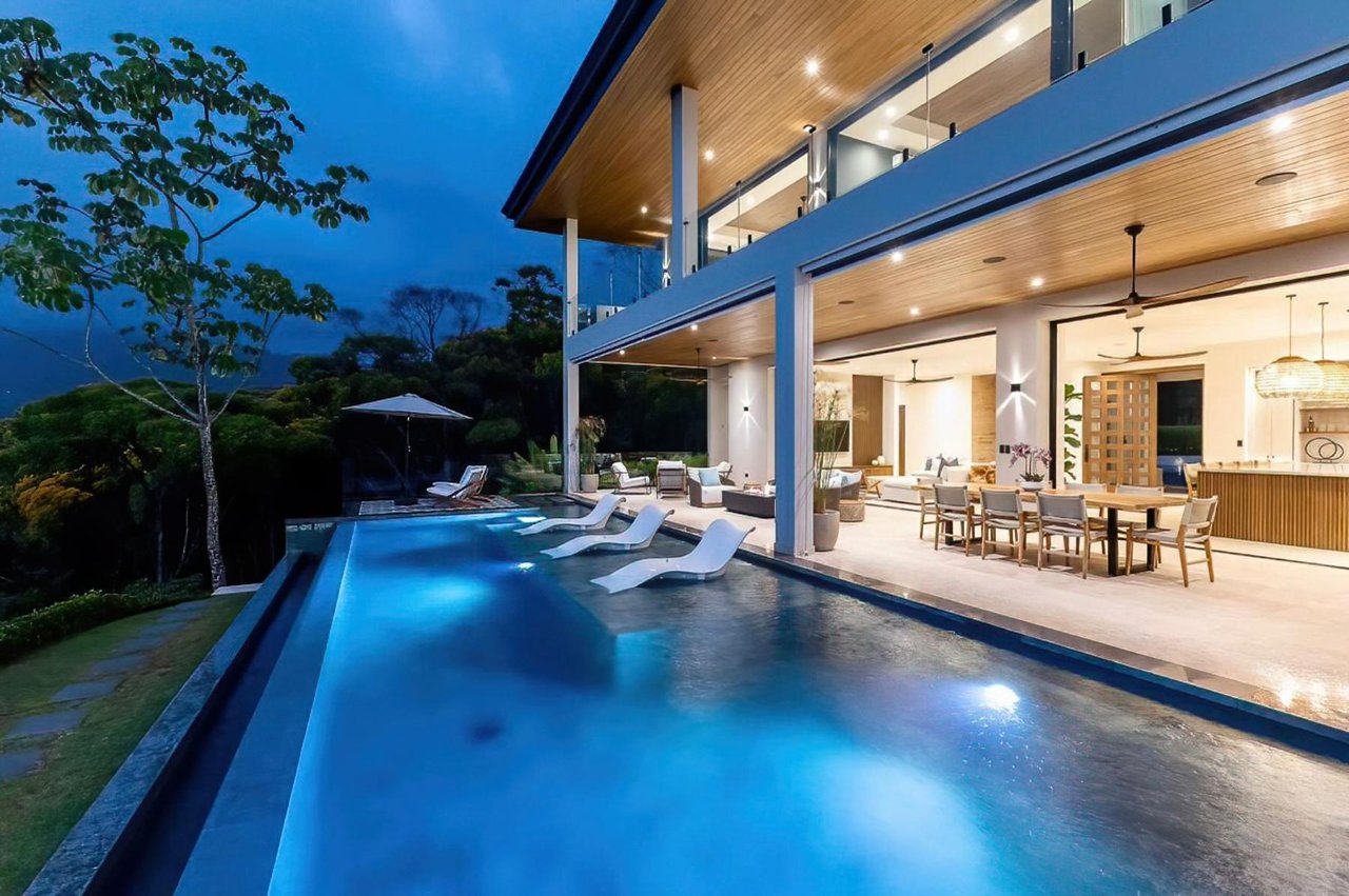 Solar Powered Oceanview Estate, Dominical, Puntarenas