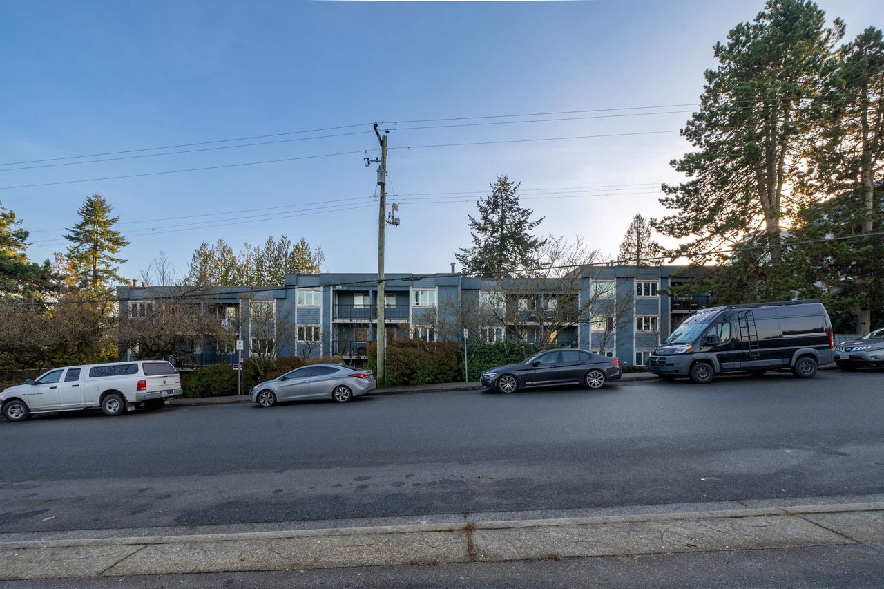 207-1122 King Albert Ave