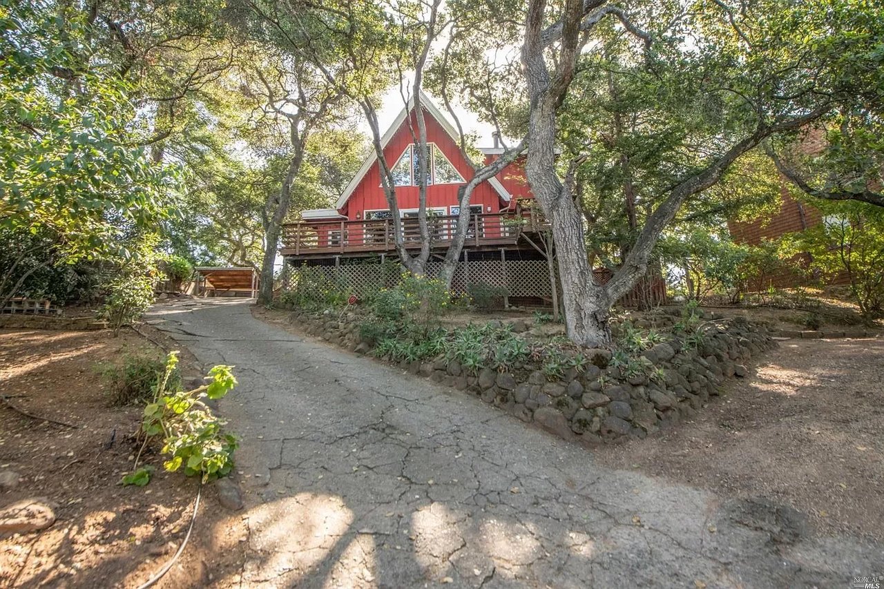 71 Oak Ave