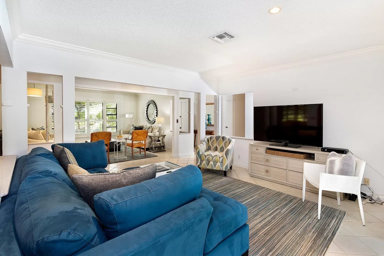 1153 Harbor Dr