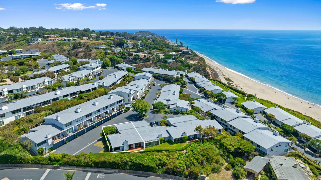 Unobstructed Ocean Views at Zuma Bay Villas