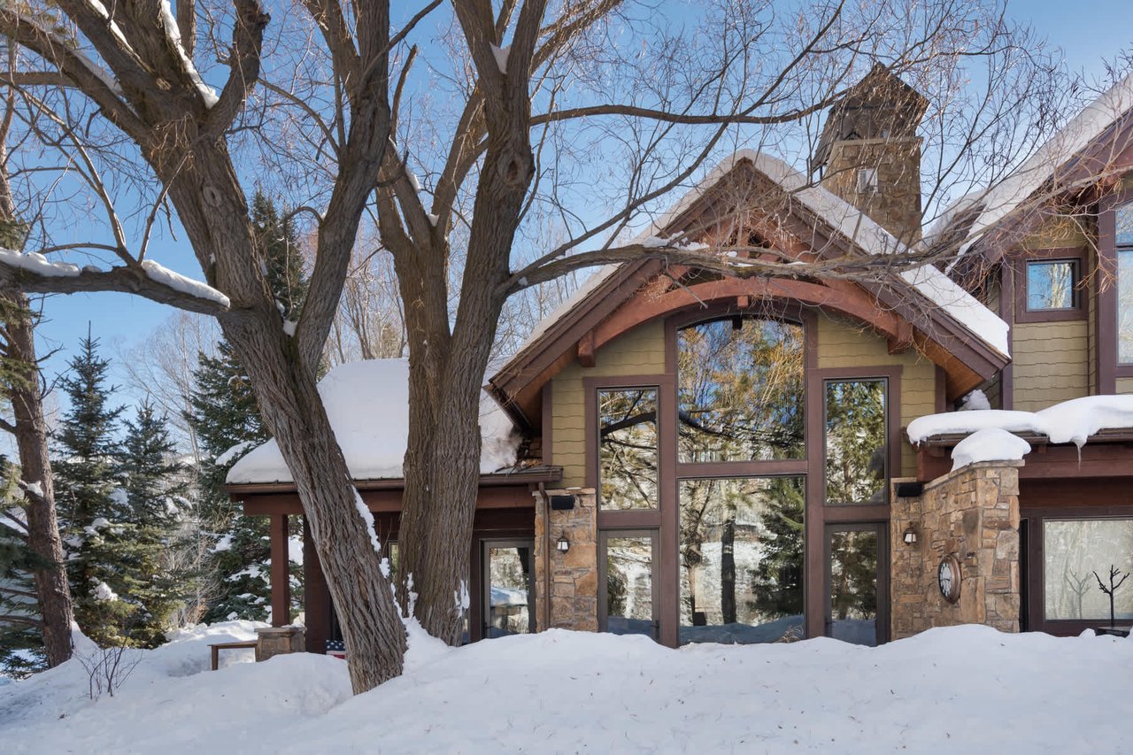 Luxury Home Private and Secluded in Aspen 