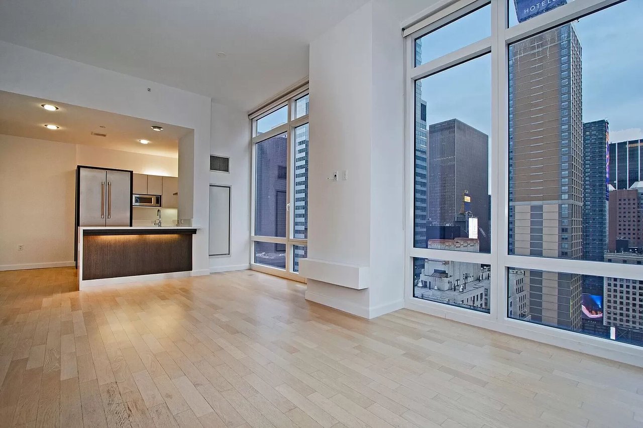 247 W 46th St APT 2604