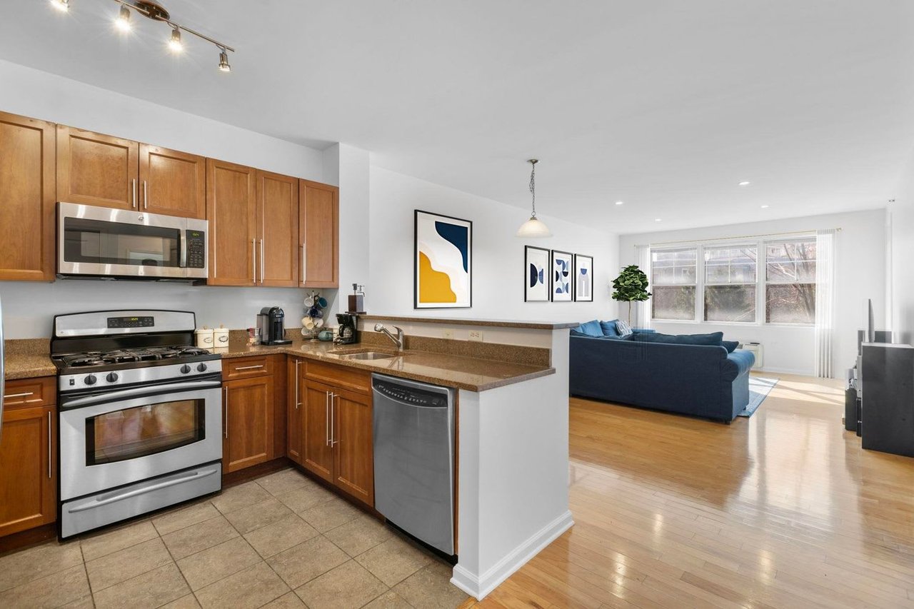 4 Constellation Pl, Unit 305