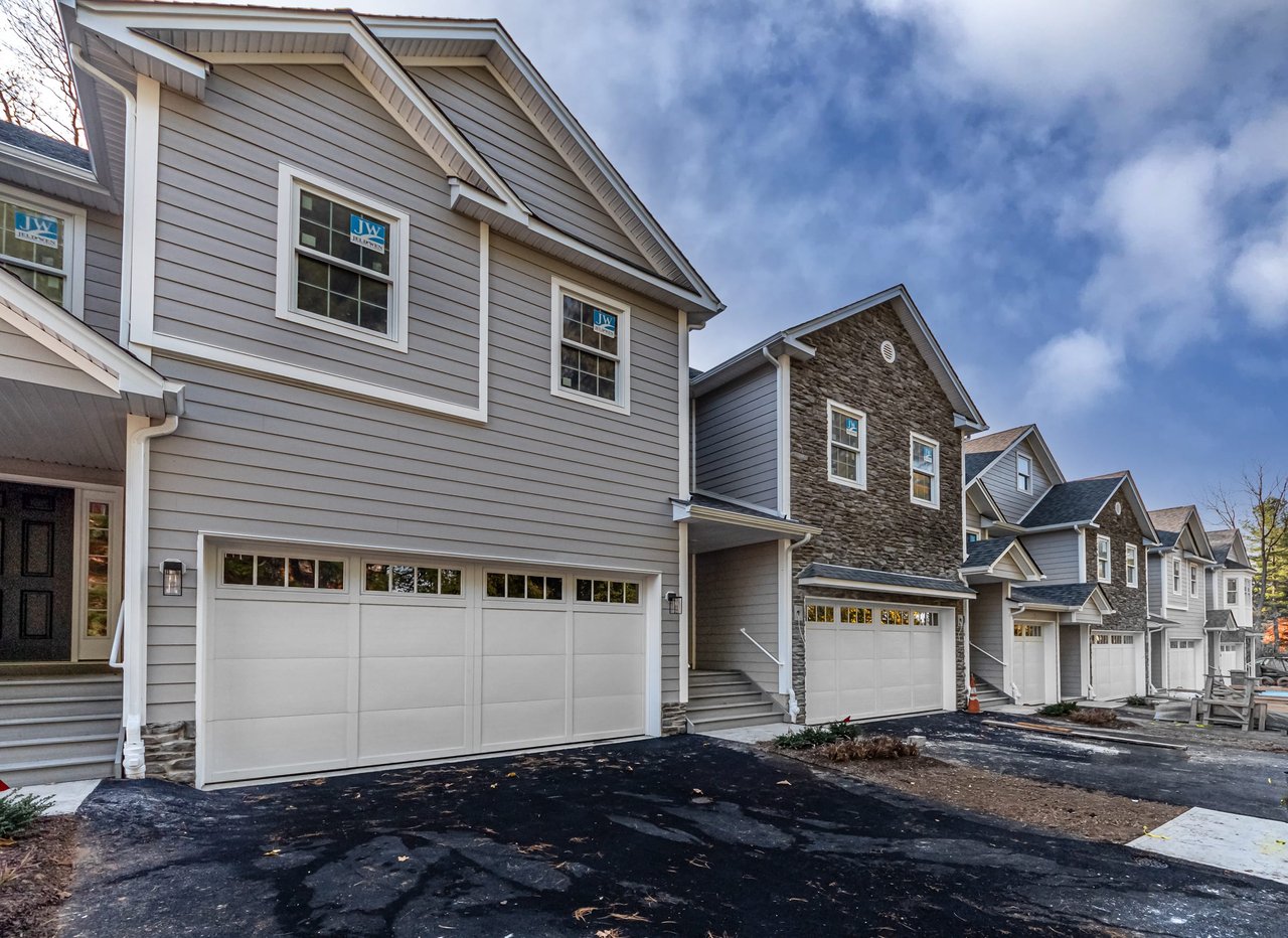 Dahlia Brook Townhomes