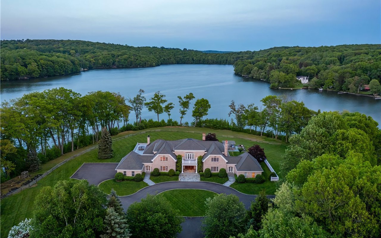 Living in Newtown, CT