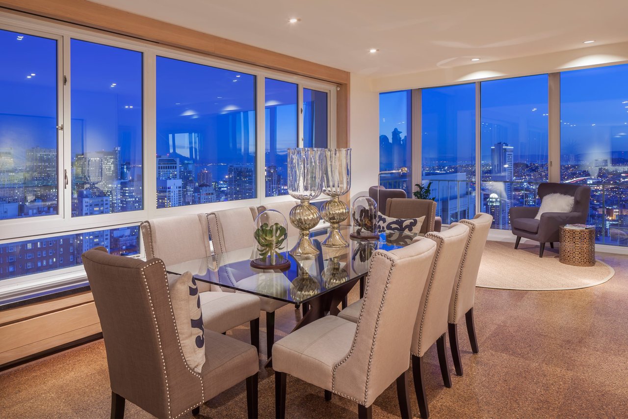 Panoramic View Apartment Atop Nob Hill
