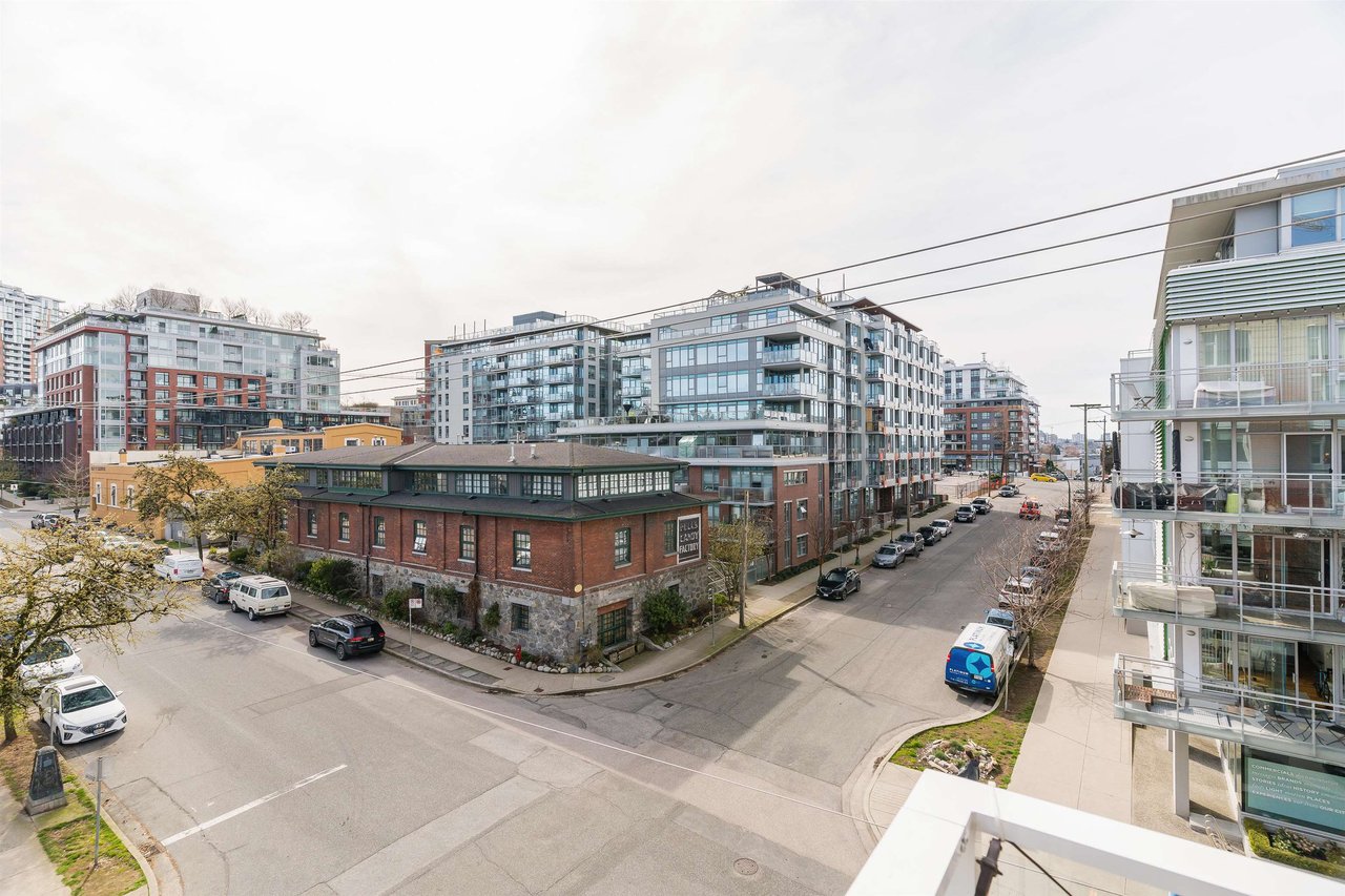 414-311 E 6th Ave