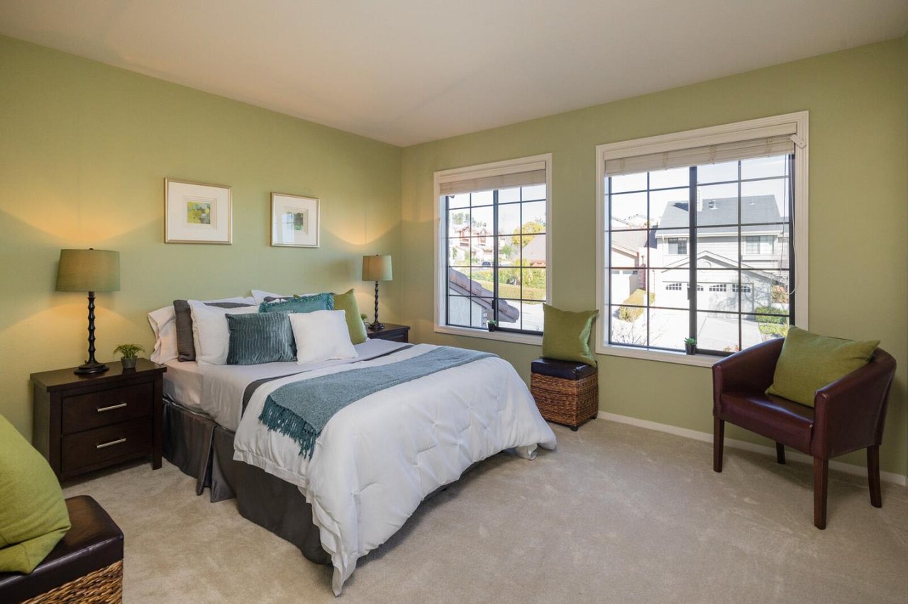 1669 Toyon Court