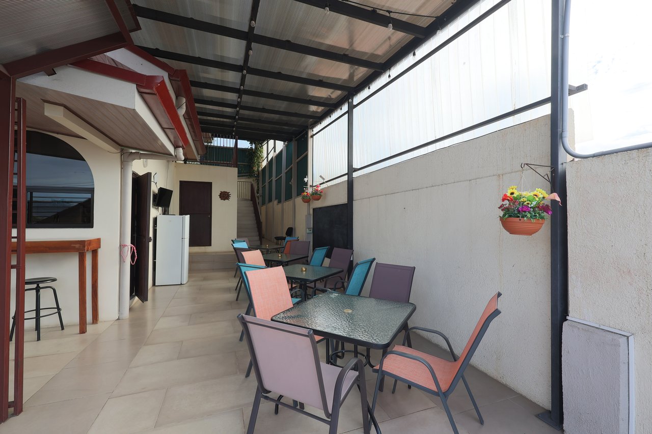 Turnkey Income Guesthouse, Curridabat, San Jose