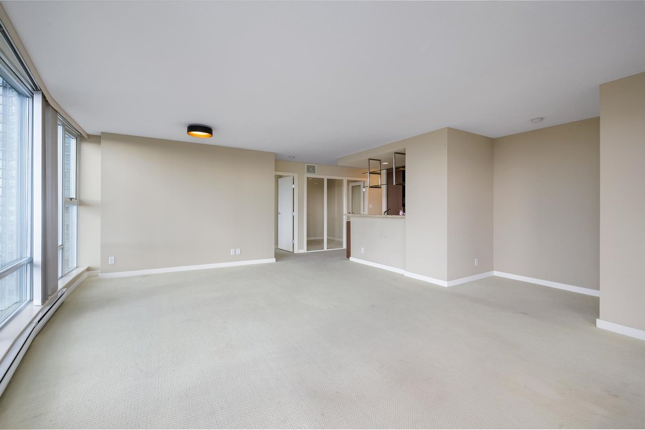 1903-455 Beach Cres