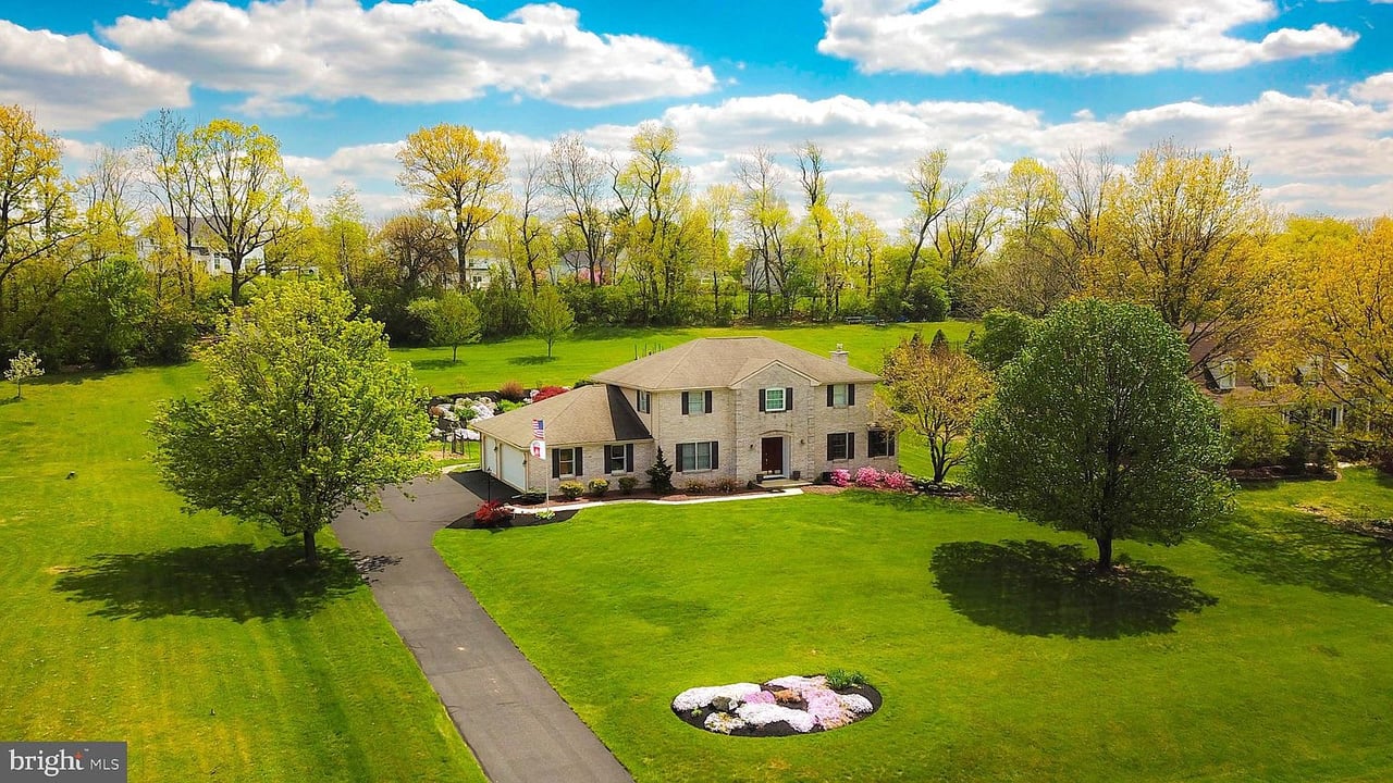 2240 Meadow Brook Dr