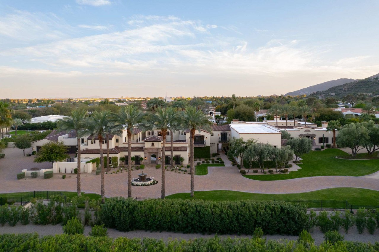 Inside a Sprawling Paradise Valley Compound With 3 Completely Different Places to Live