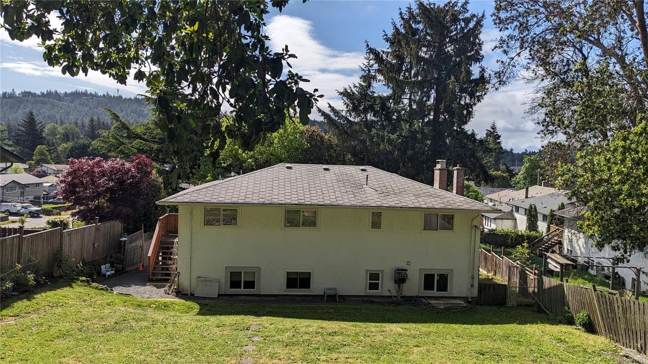 1335 Justine Pl, Langford