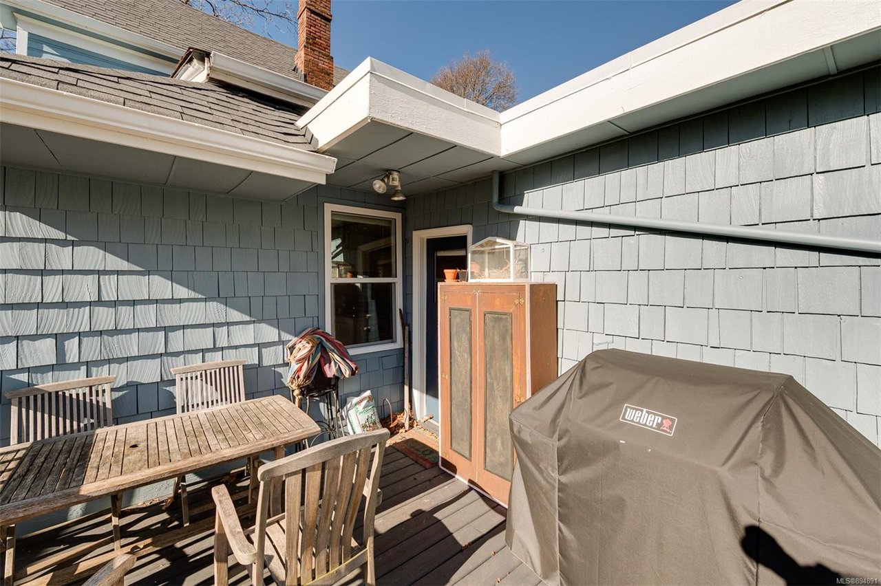 1335 Stanley Ave
