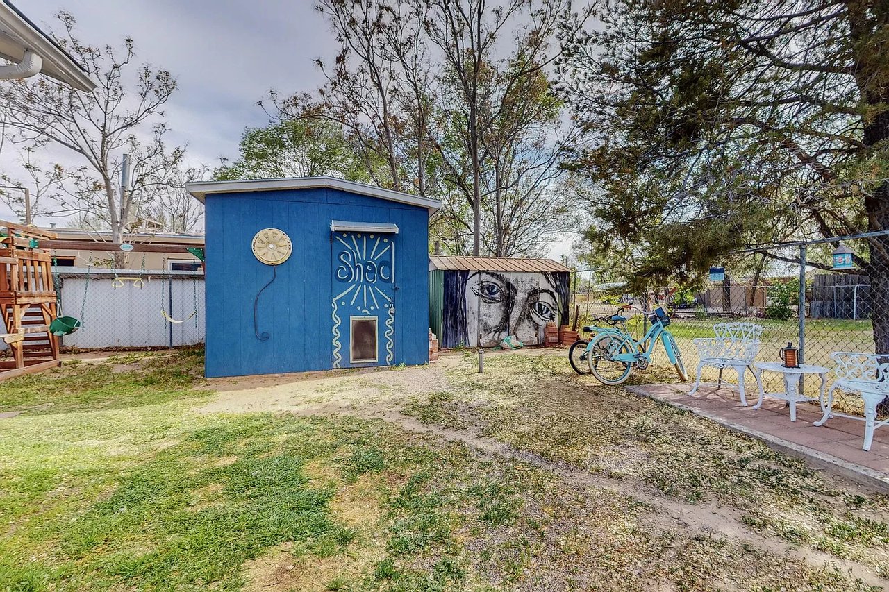 847 Arthur Dr SW