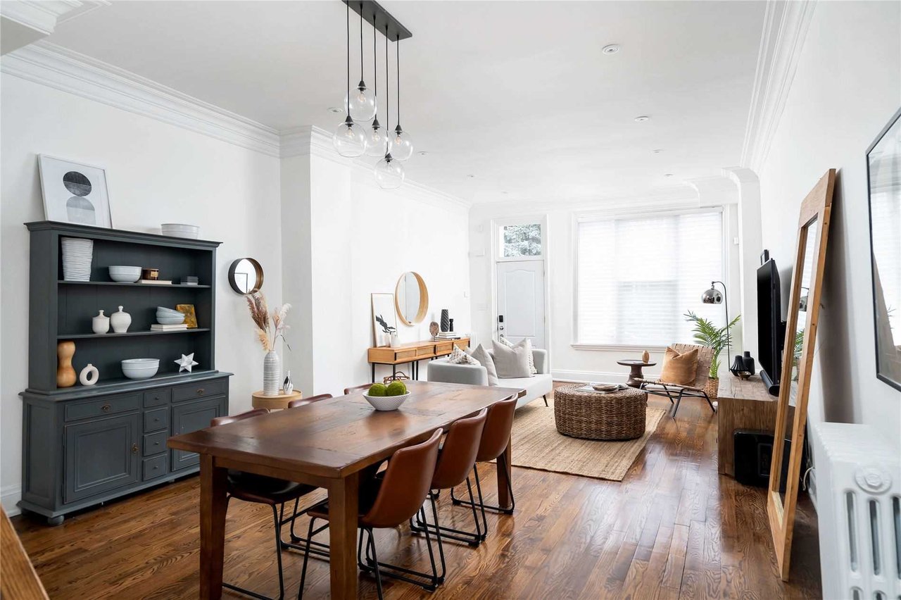 92 Montrose Ave