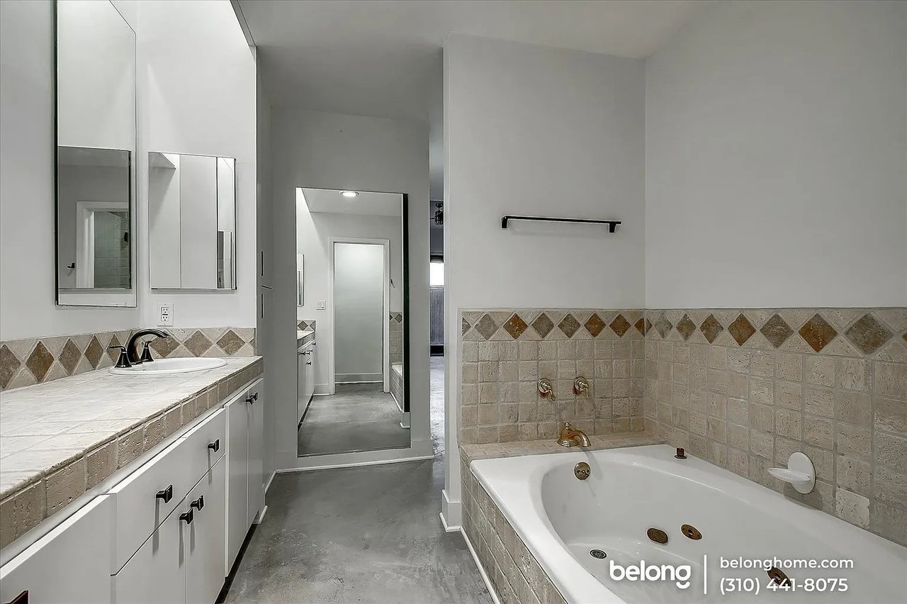 11755 Montana Ave APT 106
