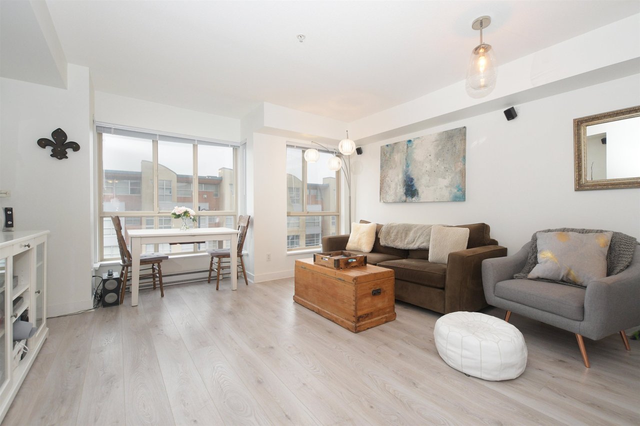 308-702 E King Edward Ave