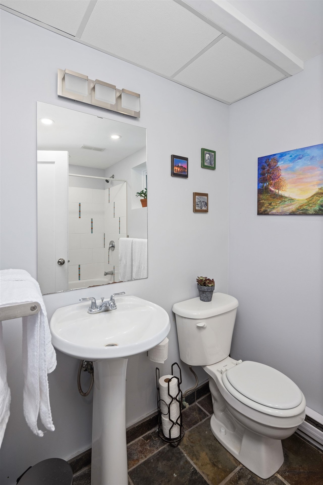 2544 Orkney Wy