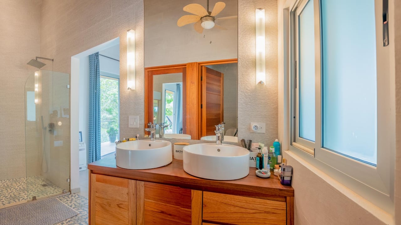 Year Round Sunsets at This Beautiful 3 Bedroom Home