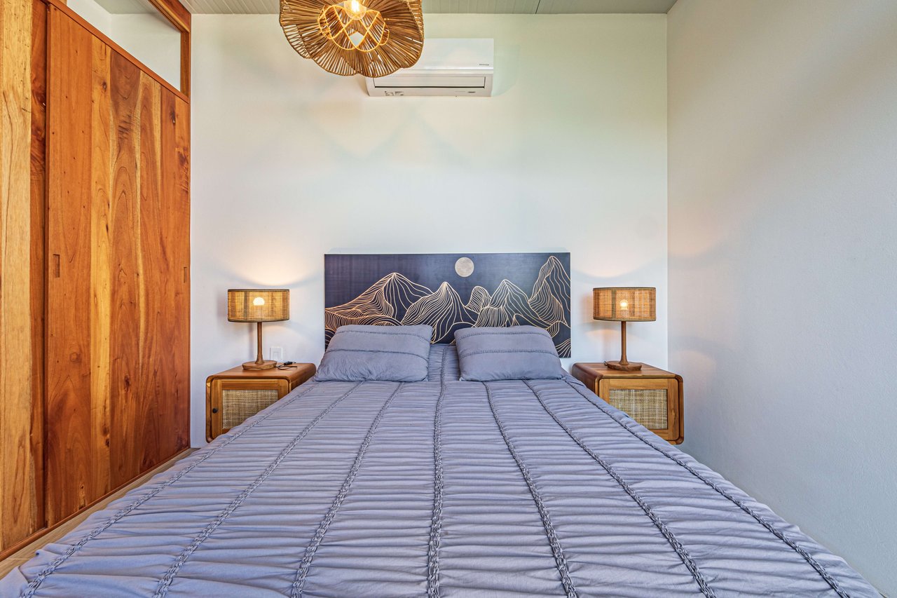 Casa Las Palmeras, Stunning Mountain and Ocean View Home